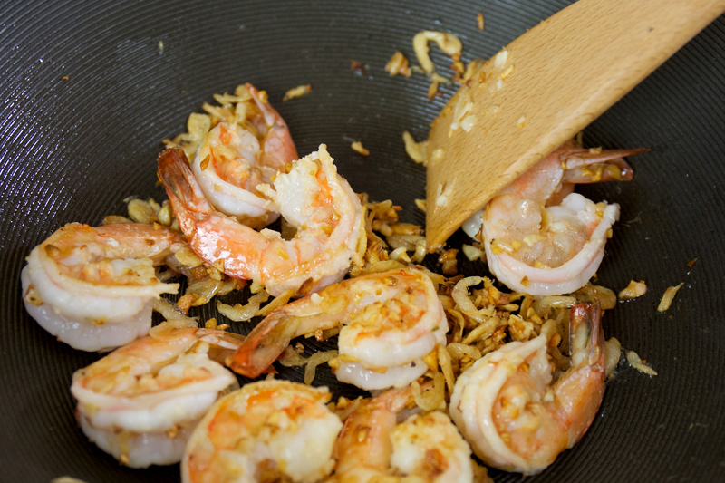 cooking prawns with garlic